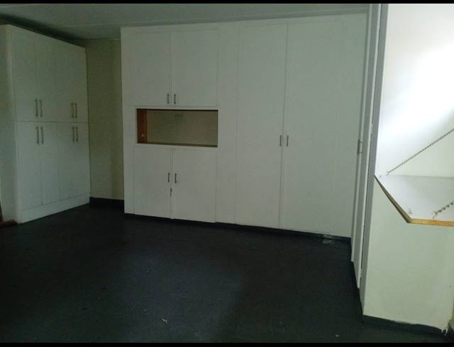 3 BEDROOM FREESTANDING TO LET IN NOORDRAND